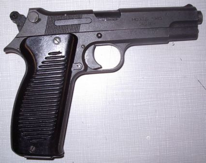 Mle.1950 pistol, right side