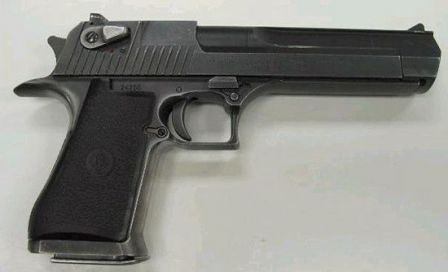 Пистолет Desert Eagle mark VII, калибра .44 Magnum.