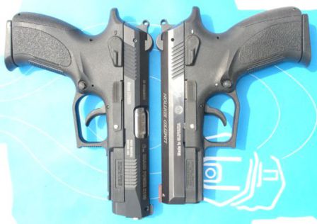 K100 Mk.6 full-size pistol (left) compared to K100 P1 semi-compact (right)