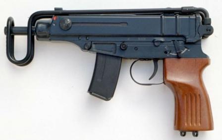 Scorpion SA Vz 61 submachine gun, with 10-round magazine. Shoulder stock folded.