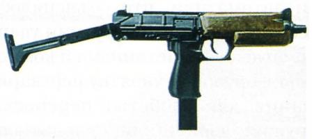  First prototype of SR-2 Veresk submachine gun. It had an Uzi-type under-foldingshoulder stock and wooden furniture.