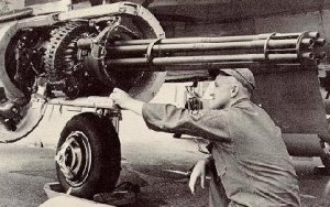 20mm M61 Vulcan aircraft cannon, mounted in the underwing pod